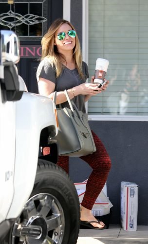 Hilary Duff Feet Toes And Soles 709