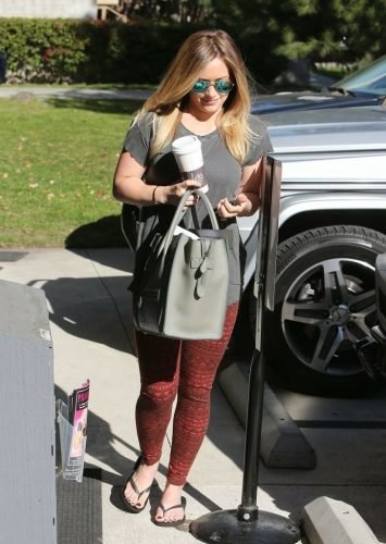 Hilary Duff Feet Toes And Soles 715