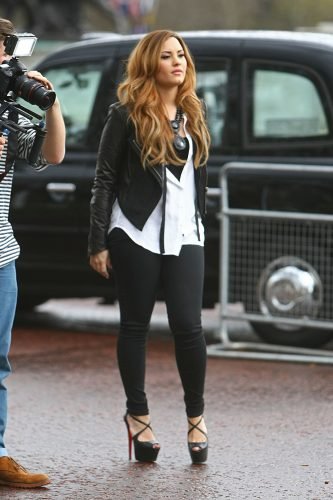 Demi Lovato Feet Toes And Soles 665