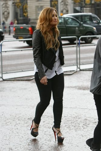 Demi Lovato Feet Toes And Soles 669