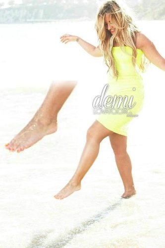 Demi Lovato Feet Toes And Soles 756