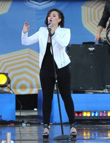 Demi Lovato Feet Toes And Soles 889