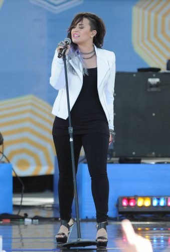 Demi Lovato Feet Toes And Soles 894