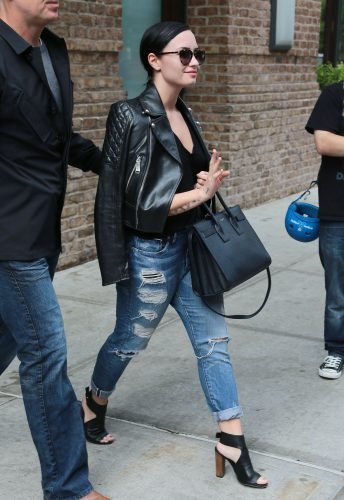Demi Lovato Feet Toes And Soles 944