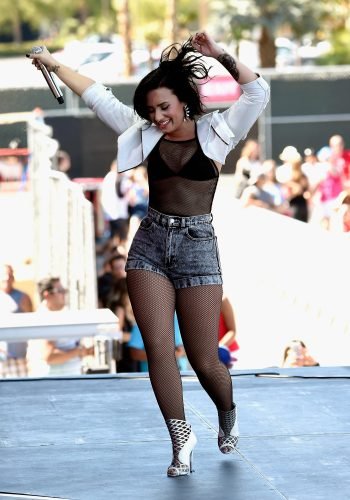 Demi Lovato Feet Toes And Soles 1138