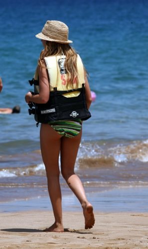 Ashley Tisdale Feet Toes And Soles 599