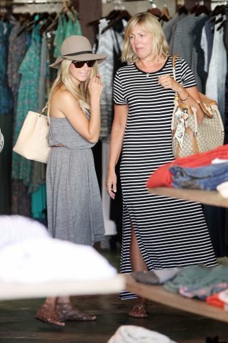 Ashley Tisdale Feet Toes And Soles 1046