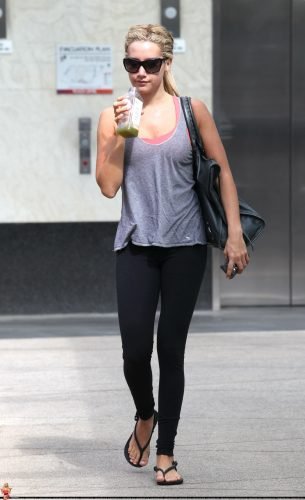 Ashley Tisdale Feet Toes And Soles 1252