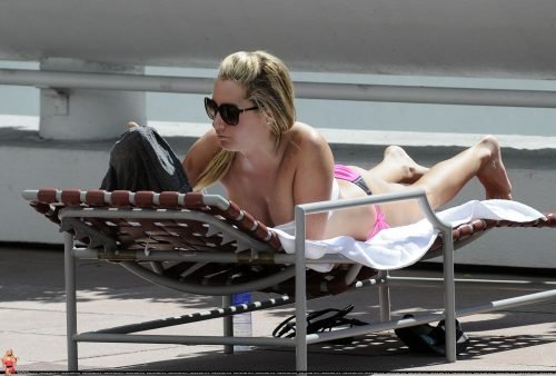 Ashley Tisdale Feet Toes And Soles 1291